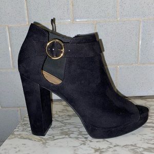 Black heeled booties